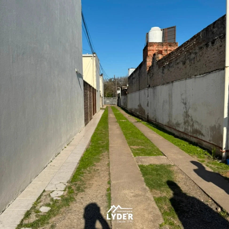 Dúplex en venta c/ cochera. Avenida Italia 1347. - Imagen 2