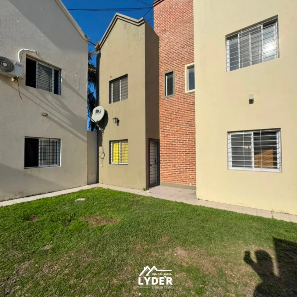 Dúplex en venta c/ cochera. Avenida Italia 1347. - Imagen 3