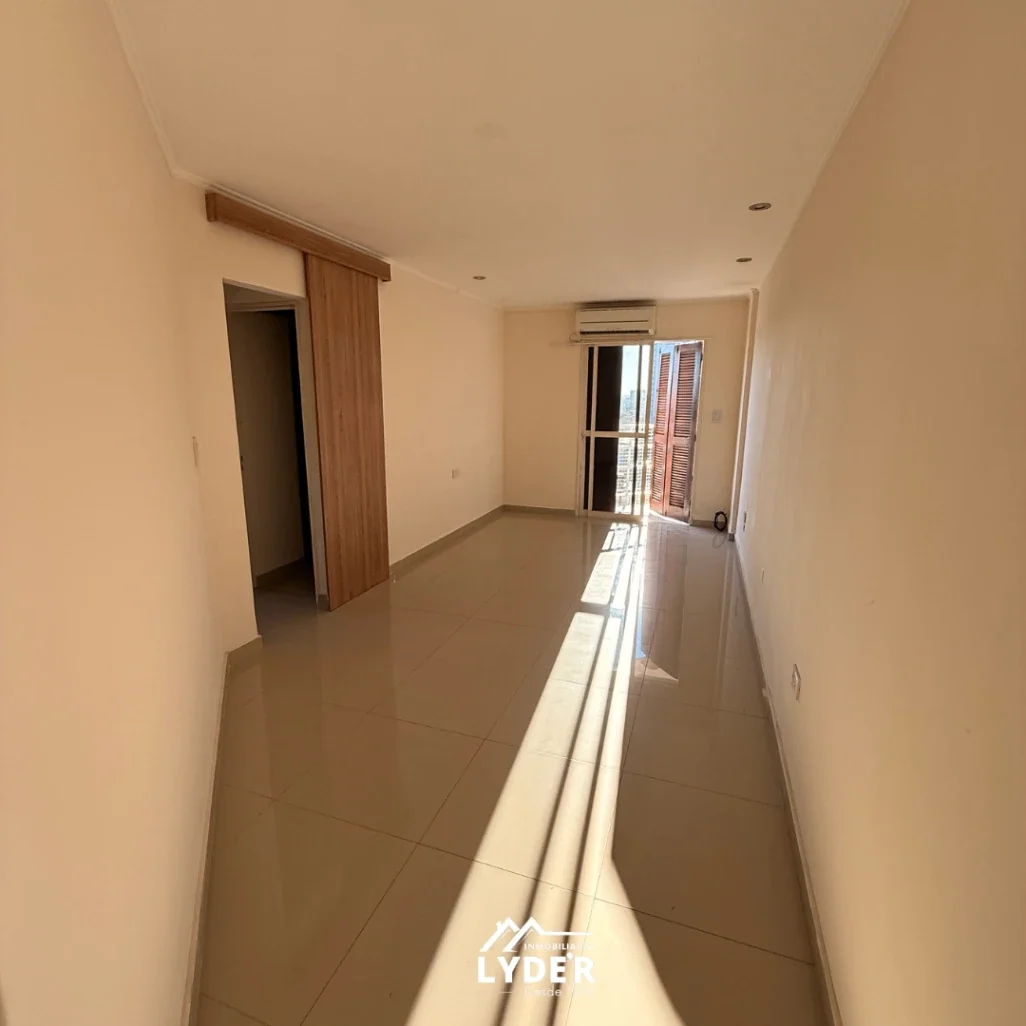 Departamento en alquiler c/ cochera. Pellegrini 440. 8vo Piso, frente. - Imagen 2