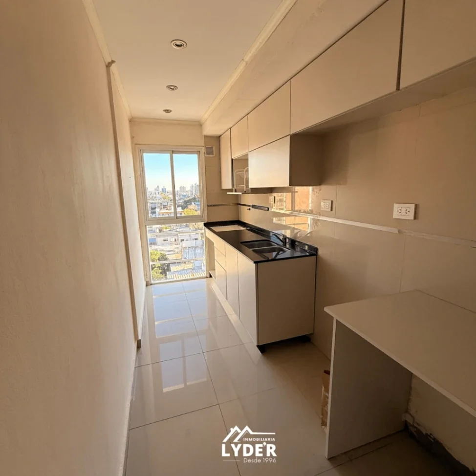 Departamento en alquiler c/ cochera. Pellegrini 440. 8vo Piso, frente. - Imagen 4