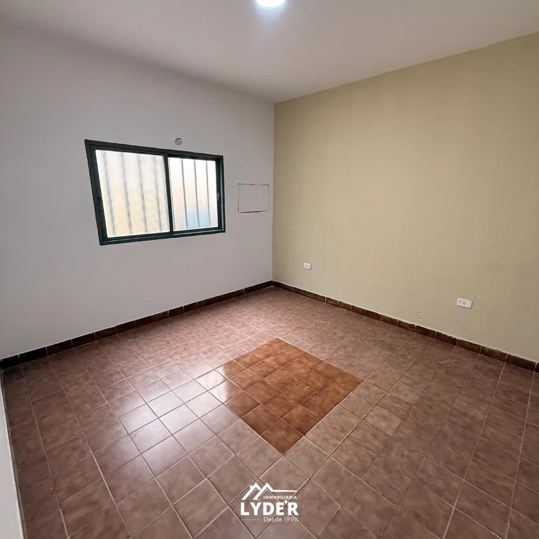 Departamento a una cuadra de la UNNE. Avenida Las Heras 870. - Imagen 2
