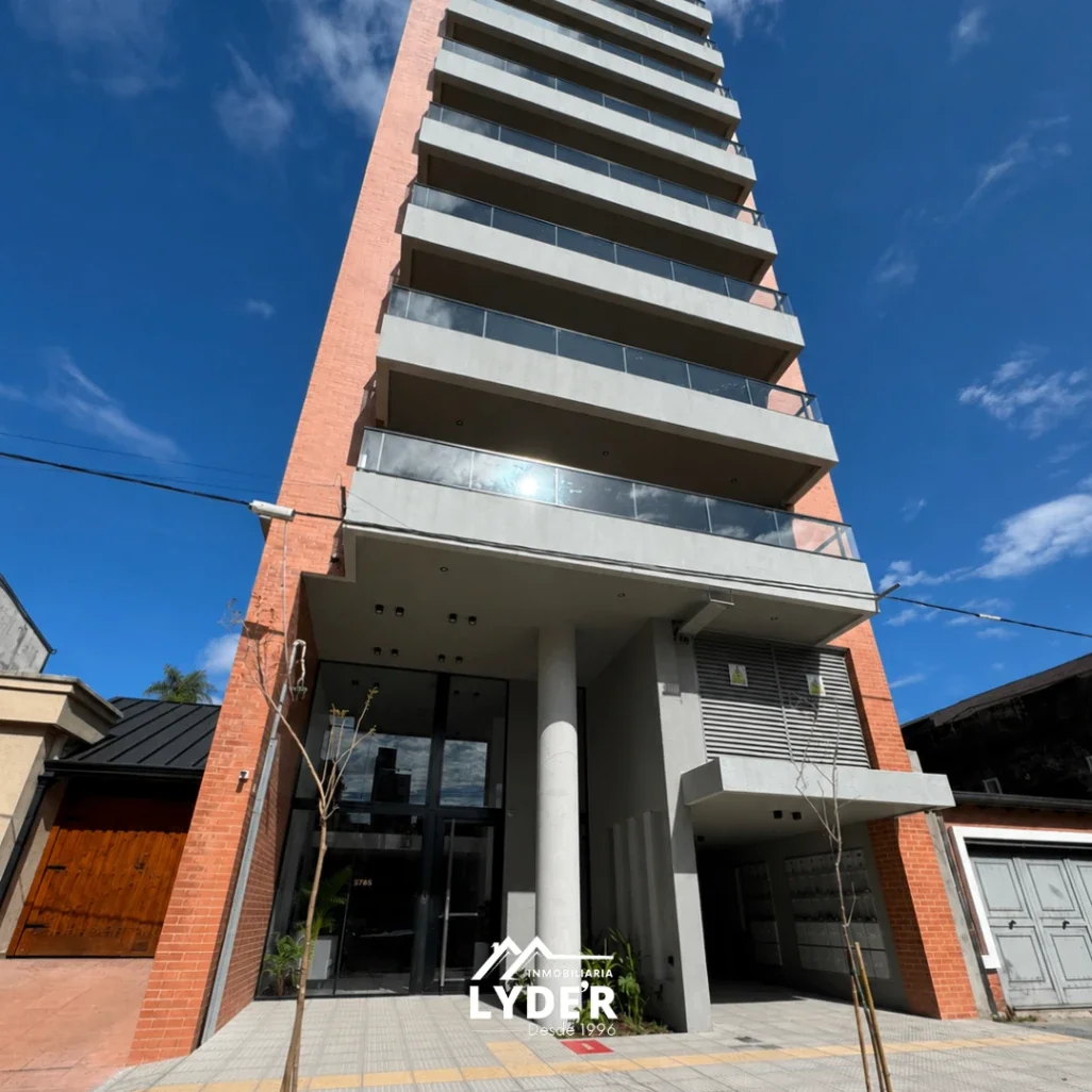 Semipiso en Alquiler. Santa Fe 745. - Imagen 1