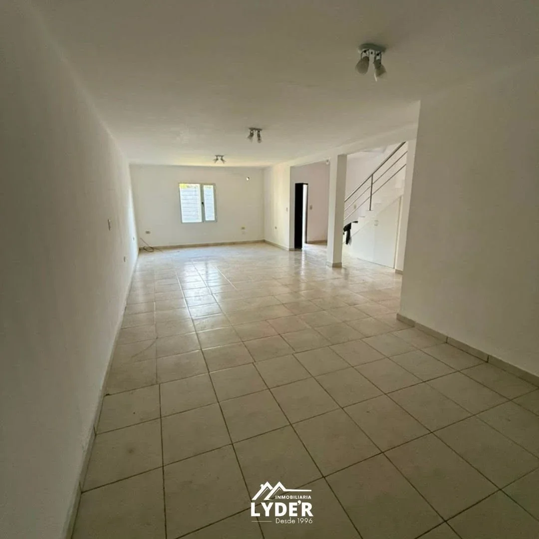 Casa en alquiler c/ cochera en Villa Aeropuerto - Imagen 4