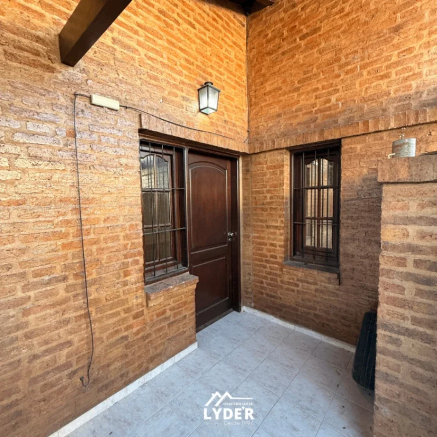 Casa en alquiler c/ cochera. Leandro N. Alem 545. - Imagen 4