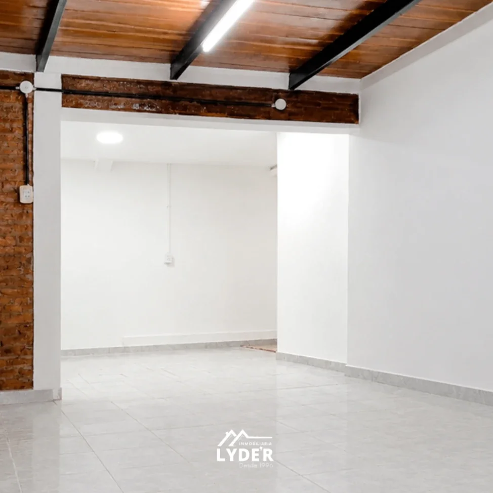 Depósito en venta con oficinas. Ubicado a metros de Av. Sabin. - Imagen 3