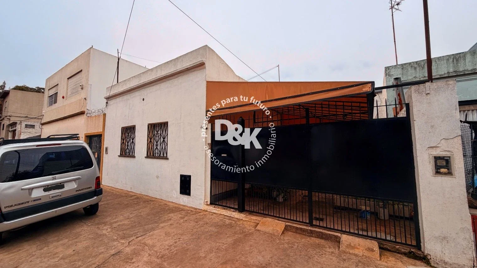 Casa en venta de 2 dormitorios c/cochera en Loma Hermosa - Imagen 1