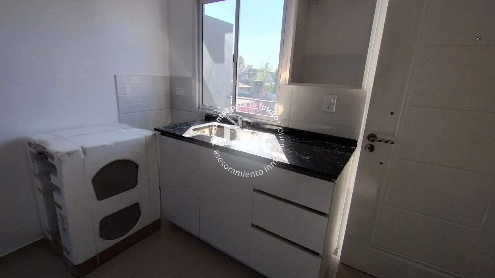 Monoambiente en venta planta baja en complejo a estrenar - Imagen 3