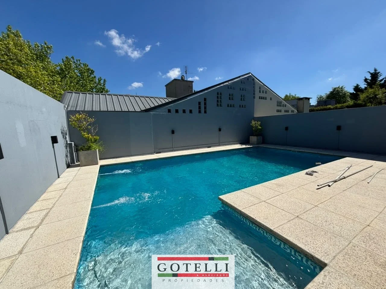 Venta Monte Grande Barrio Mirasoles Casa 4 Ambientes Cochera Parrilla y Piscina - Imagen 5