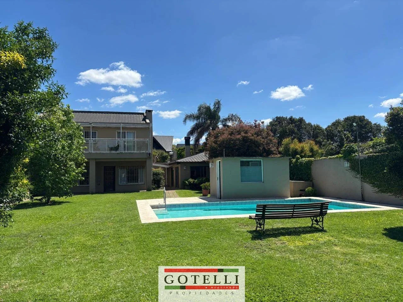 Venta Ezeiza Chalet de 5 Ambientes + Quincho + Piscina y Hermos Parque Forestado - Imagen 2