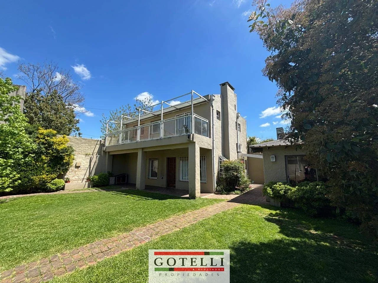Venta Ezeiza Chalet de 5 Ambientes + Quincho + Piscina y Hermos Parque Forestado - Imagen 1