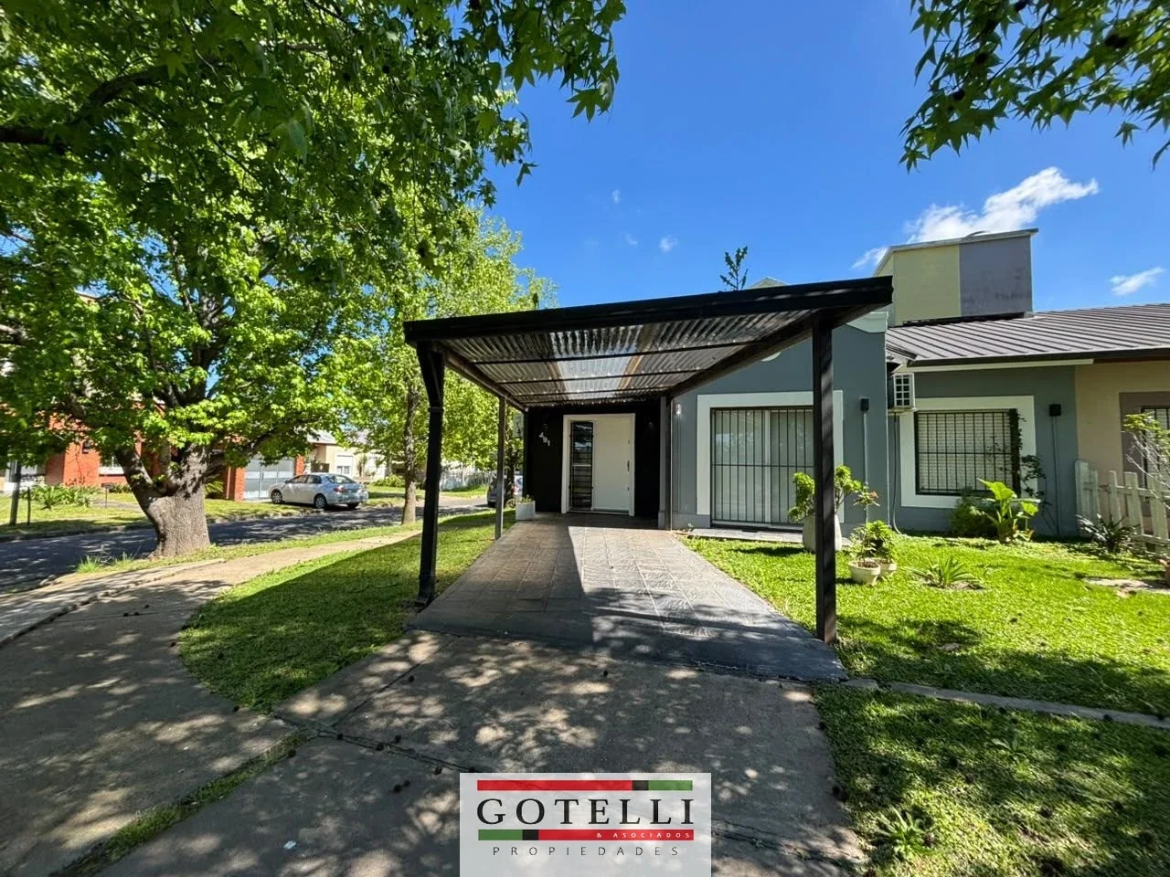 Venta Monte Grande Barrio Mirasoles Casa 4 Ambientes Cochera Parrilla y Piscina - Imagen 3
