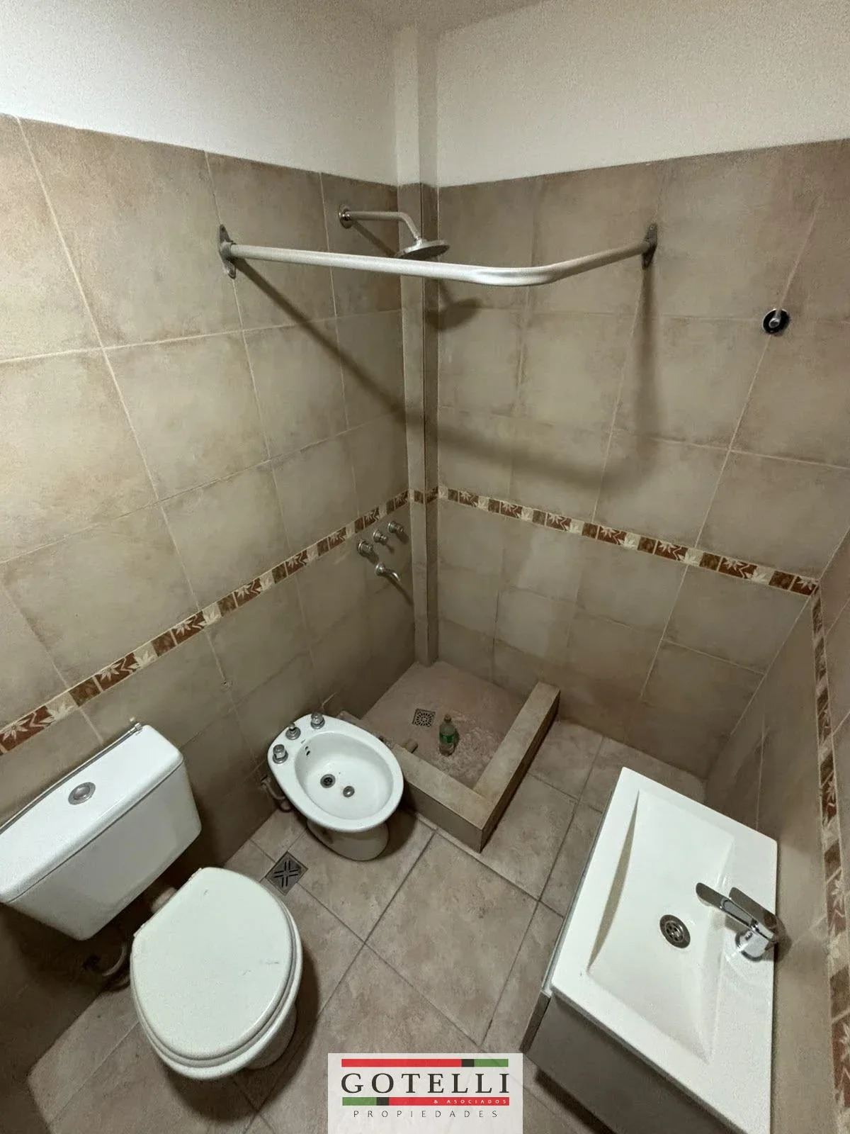 ALQUILER DEPARTAMENTO MONOAMBIENTE A 2 CUADRAS DE LA ESTACION! - Imagen 5