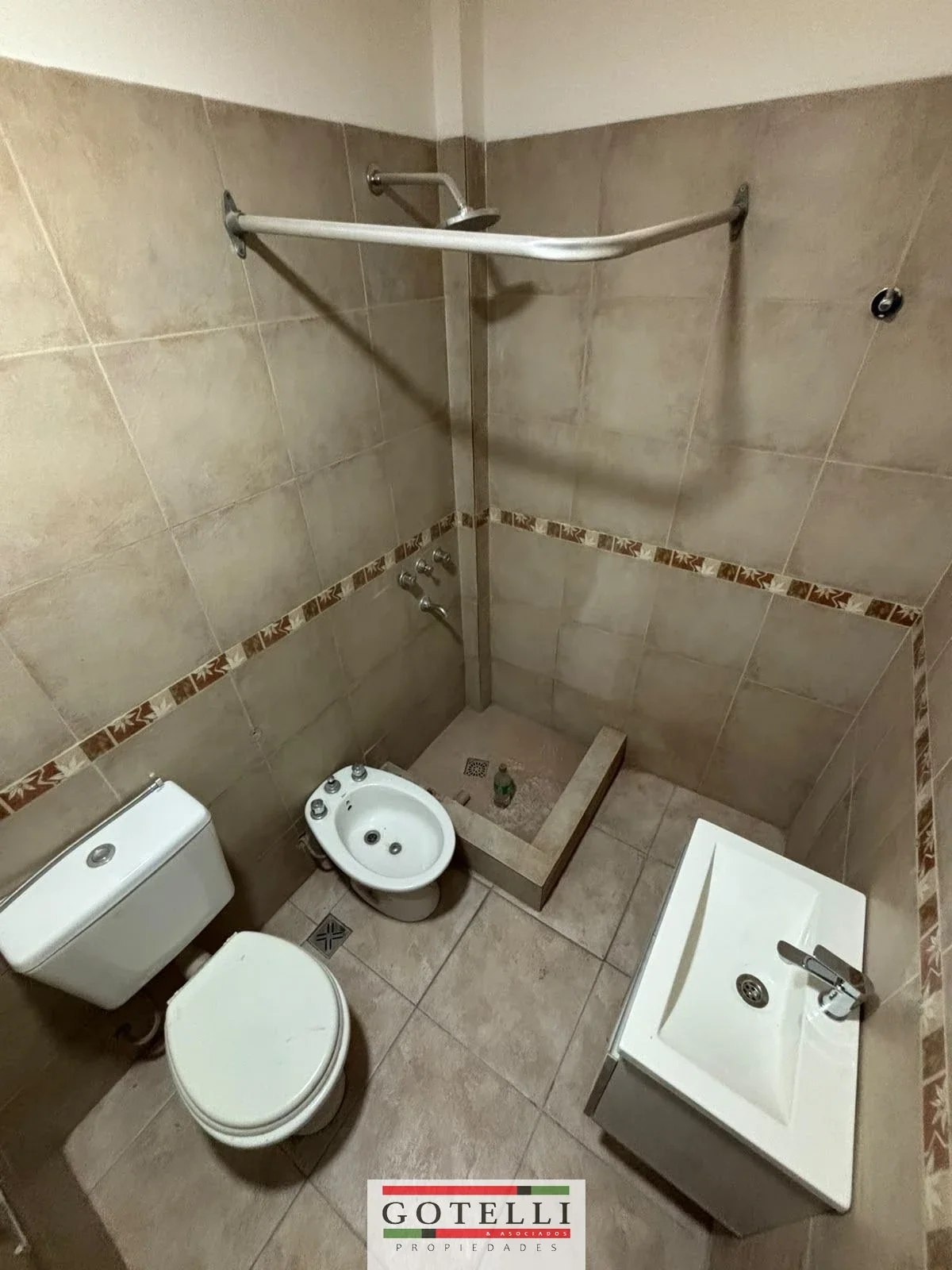 ALQUILER DEPARTAMENTO MONOAMBIENTE A 2 CUADRAS DE LA ESTACION! - Imagen 4