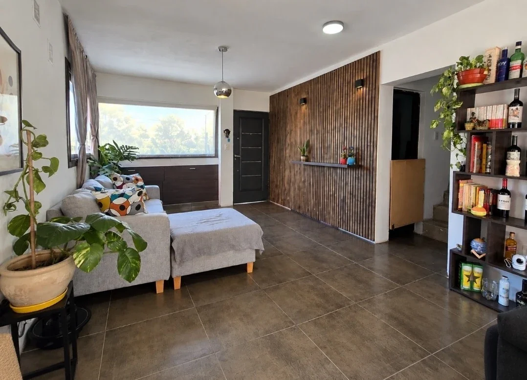 Casa en venta - 4 dormitorios- en San Nicolás - Imagen 1